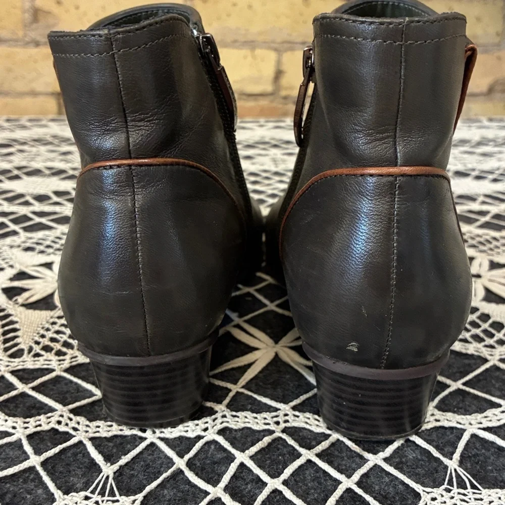 Regarde Le Ciel Stefany Olive Leather Ankle Boots with Contrast Trim - Picture 3 of 9